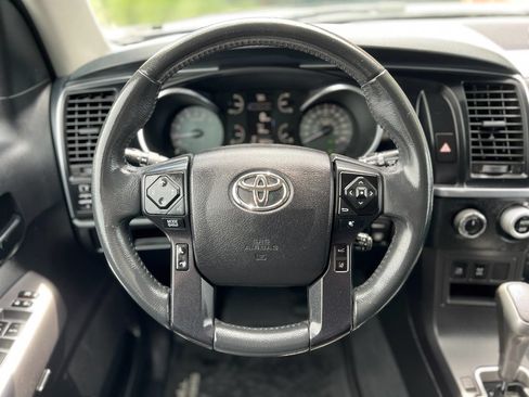 Used 2022 Toyota Sequoia TRD Sport AWD/4WD image 13