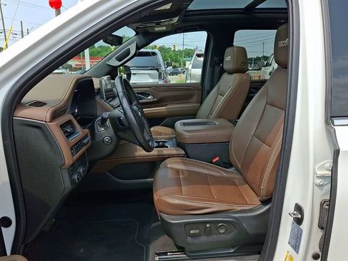 Used 2022 Chevrolet Tahoe High Country AWD/4WD image 12