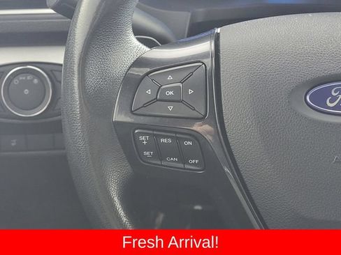 Used 2017 Ford Explorer XLT w/ Equipment Group 202A AWD/4WD image 26