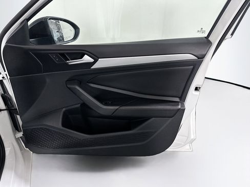 Used 2025 Volkswagen Jetta Sport image 30