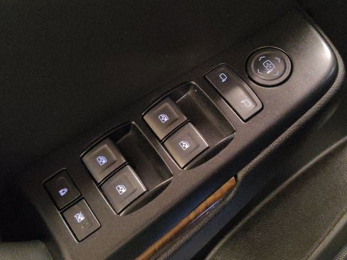 Used 2020 Chevrolet Tahoe LS w/ Enhanced Driver Alert Package RWD image 27