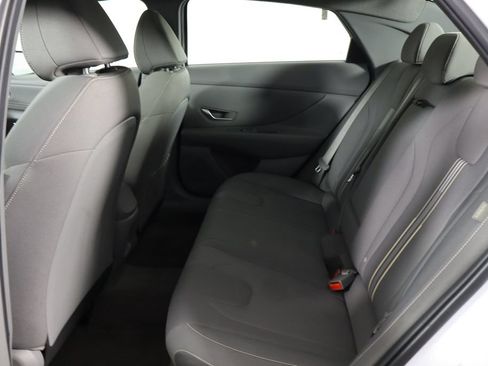 Used 2025 Hyundai Elantra SEL FWD image 16