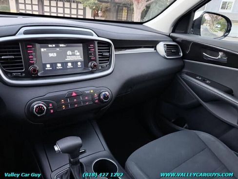 Used 2019 Kia Sorento L image 19