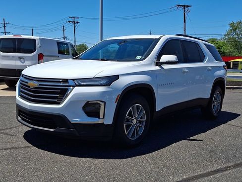 Used 2023 Chevrolet Traverse LT FWD image 6