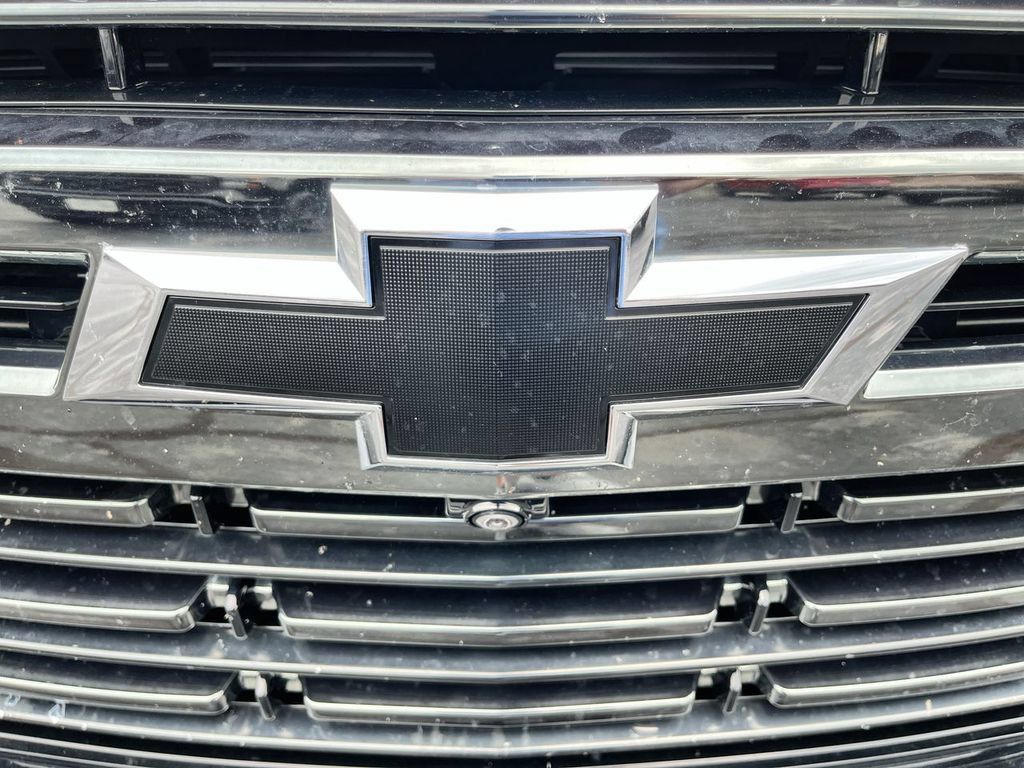 Used 2022 Chevrolet Tahoe RST w/ Luxury Package AWD/4WD image 32