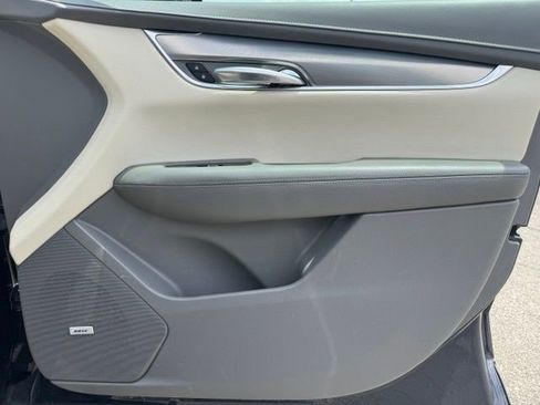 Used 2017 Cadillac XT5 Luxury w/ Driver Awareness Package FWD image 29