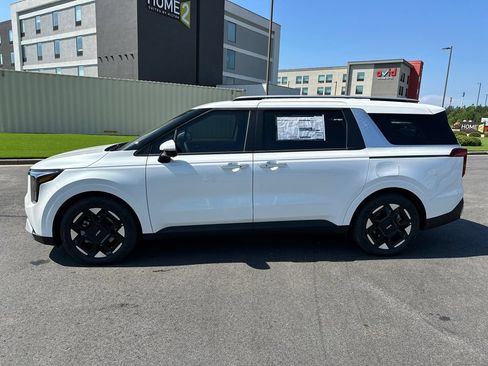New 2027 Kia Carnival EX FWD image 4