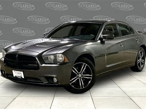 Used 2014 Dodge Charger SXT image 3