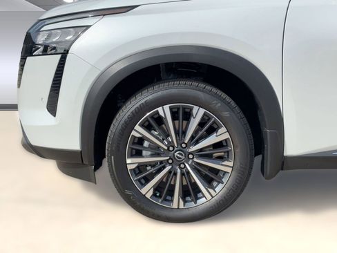 New 2026 Nissan Pathfinder Platinum image 12