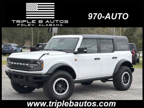 Used 2024 Ford Bronco Badlands image 1