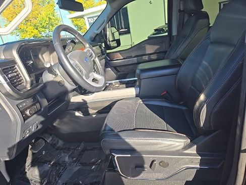 Used 2023 Ford F350 Lariat w/ Sport Appearance Package image 12
