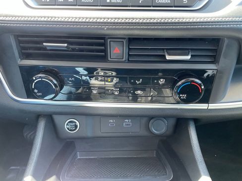 Used 2023 Nissan Rogue S AWD/4WD image 21