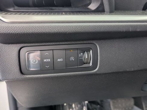 Used 2026 Chevrolet Traverse LT AWD/4WD image 14