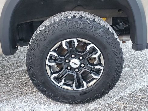 Used 2023 Chevrolet Silverado 1500 ZR2 image 37