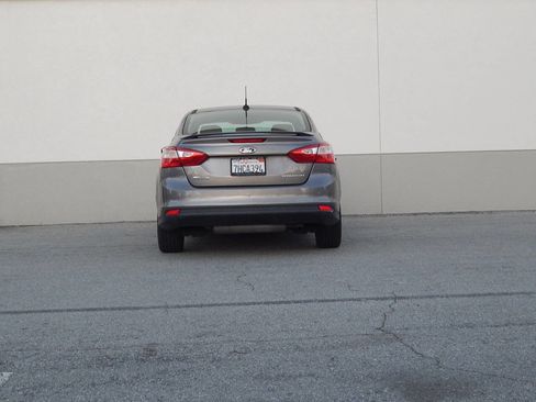 Used 2014 Ford Focus Titanium image 4