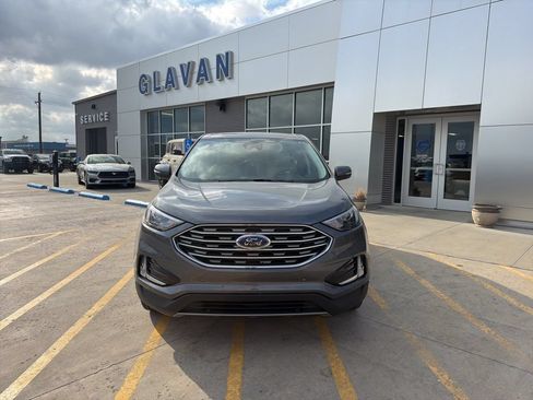 Used 2023 Ford Edge Titanium AWD/4WD image 2