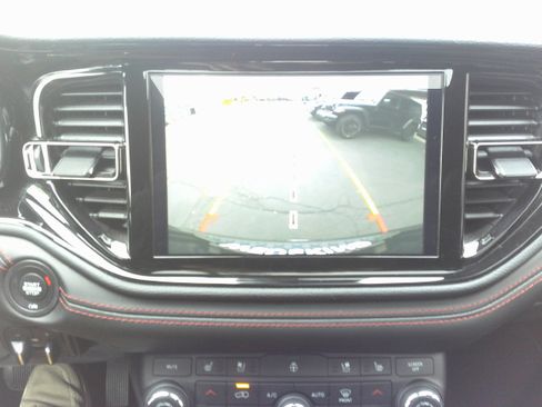 Used 2023 Dodge Durango GT image 28