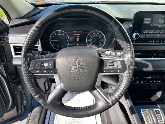 Used 2023 Mitsubishi Outlander SE Black Edition FWD image 16