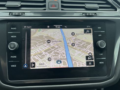 Certified 2024 Volkswagen Tiguan SEL R-Line image 13