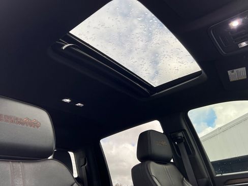 Used 2024 Chevrolet Silverado 3500 High Country w/ High Country Premium Package image 18