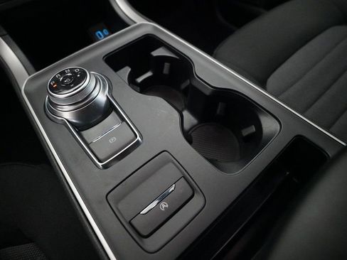 Used 2022 Ford Edge SE w/ Black Appearance Package image 16