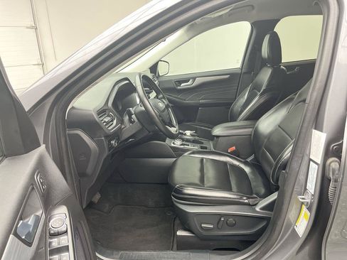Used 2024 Ford Escape Platinum AWD/4WD image 3