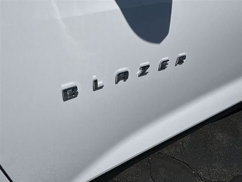 Used 2025 Chevrolet Blazer LT w/ Convenience Package AWD/4WD image 30