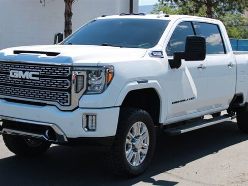 Used 2020 GMC Sierra 2500 Denali w/ Denali Ultimate Package AWD/4WD image 3