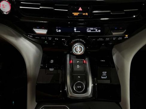 Used 2024 Acura MDX SH-AWD w/ Technology Package image 18