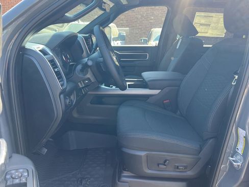 New 2026 RAM 2500 Big Horn AWD/4WD image 15