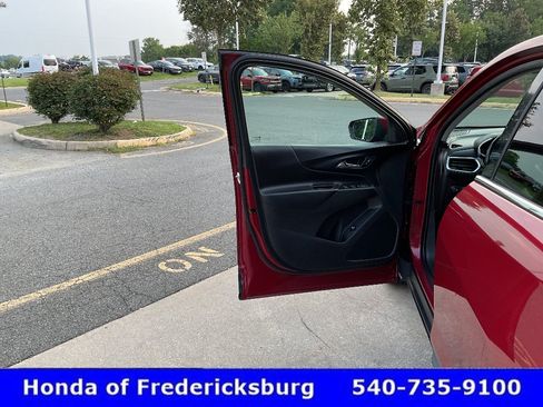 Used 2018 Chevrolet Equinox LT AWD/4WD image 15