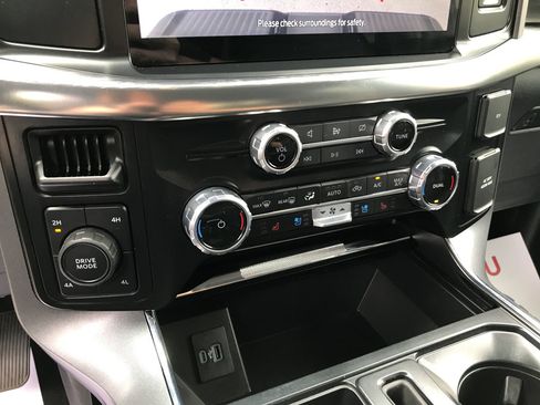 Used 2023 Ford F150 Lariat AWD/4WD image 22