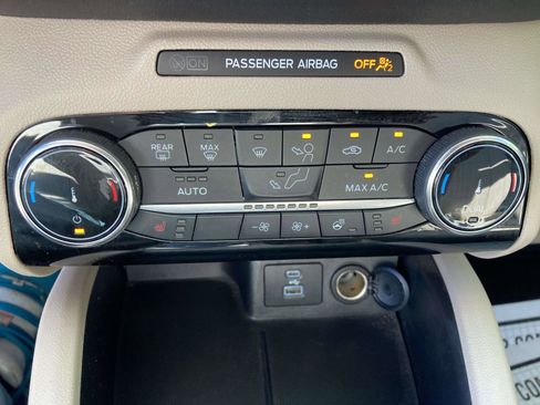 Used 2022 Ford Escape SE w/ Convenience Package image 25