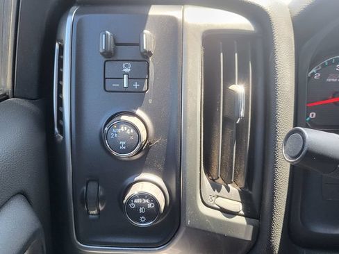 Used 2018 Chevrolet Silverado 1500 LT w/ All Star Edition AWD/4WD image 32