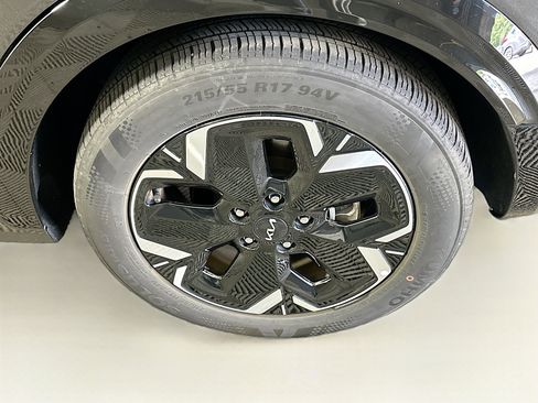 Used 2024 Kia Niro Wind FWD image 11