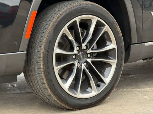 Used 2022 Jeep Wagoneer Series III w/ Premium Group I image 11