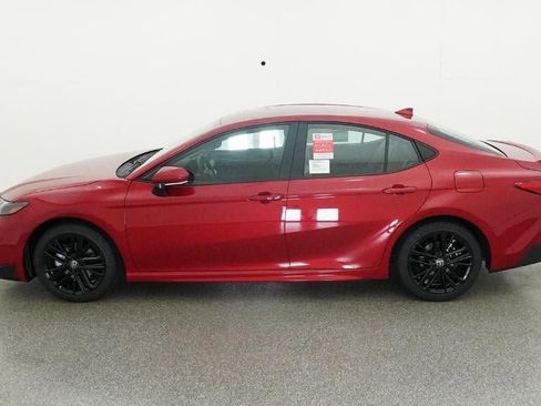 New 2026 Toyota Camry SE image 3