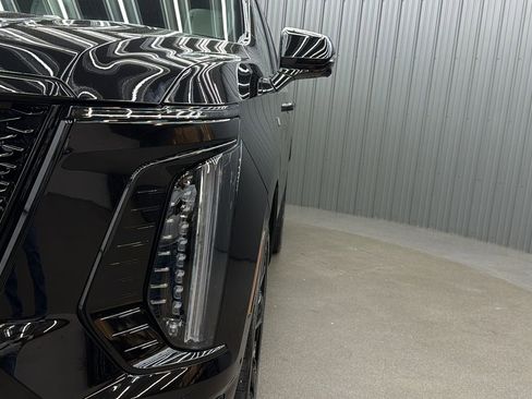 Used 2026 Cadillac Escalade Platinum Sport AWD/4WD image 13