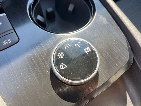 Used 2021 Nissan Rogue SV image 25