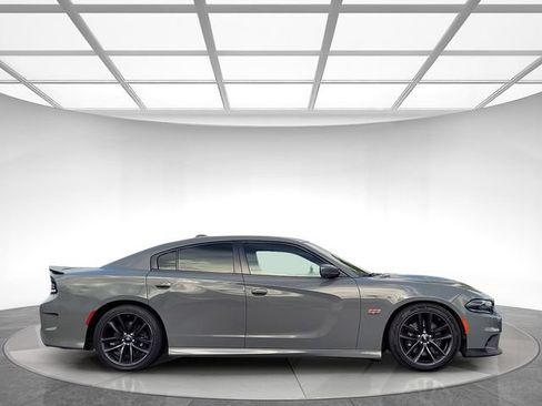 Used 2019 Dodge Charger Scat Pack w/ Plus Group RWD image 3
