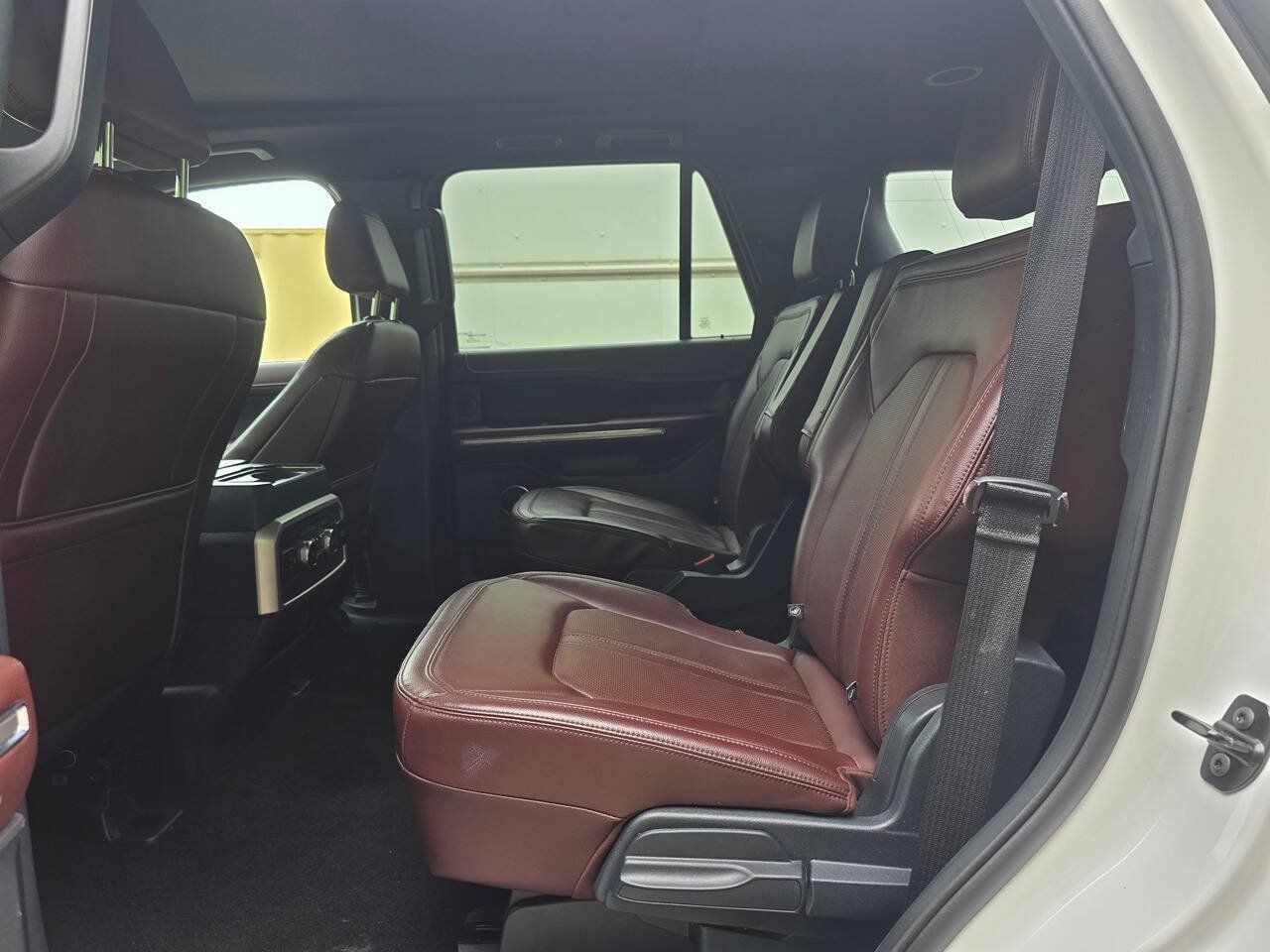 Used 2023 Ford Expedition Limited AWD/4WD image 33
