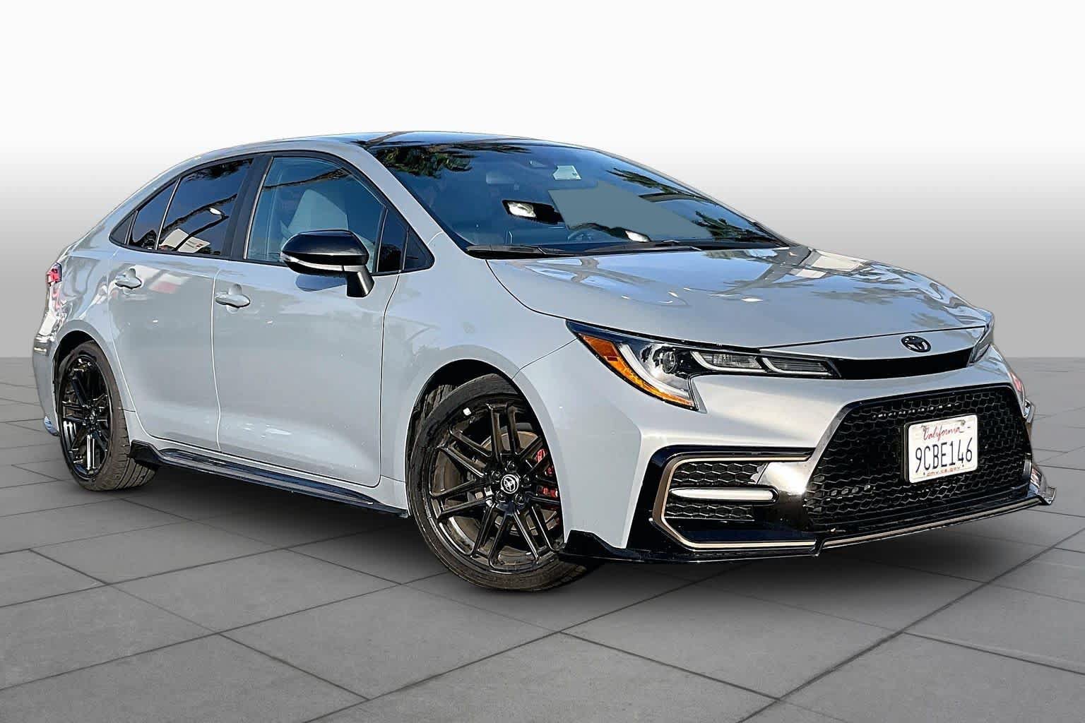 Used 2022 Toyota Corolla SE w/ Carpet Mat Package (TMS) FWD image 2