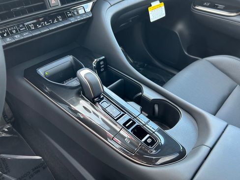 New 2025 Toyota Crown Signia Limited w/ Advanced Technology Package image 35