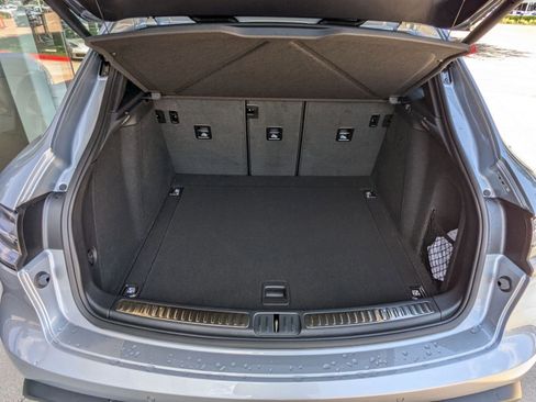 Used 2025 Porsche Macan image 23