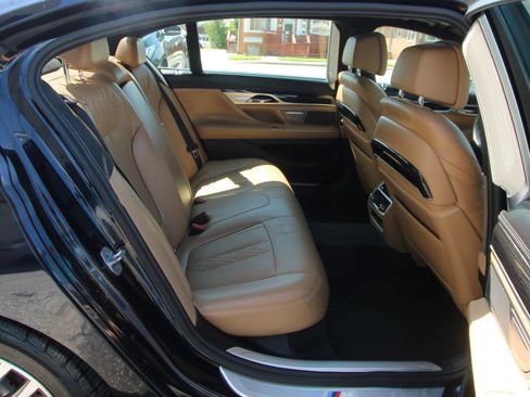 Used 2016 BMW 750i xDrive AWD/4WD image 12