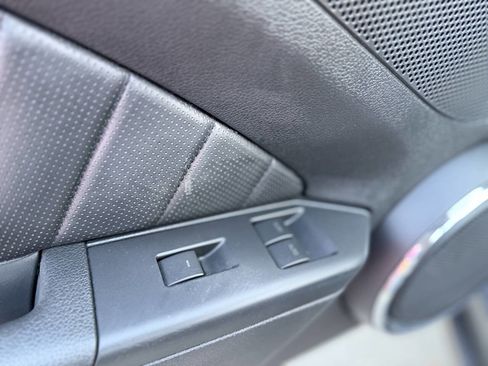 Used 2013 Ford Mustang Premium image 9