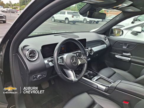 Used 2024 Mercedes-Benz GLB 250 image 9