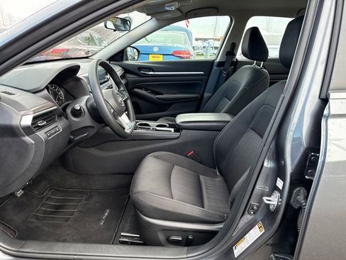 Used 2023 Nissan Altima 2.5 SV image 15