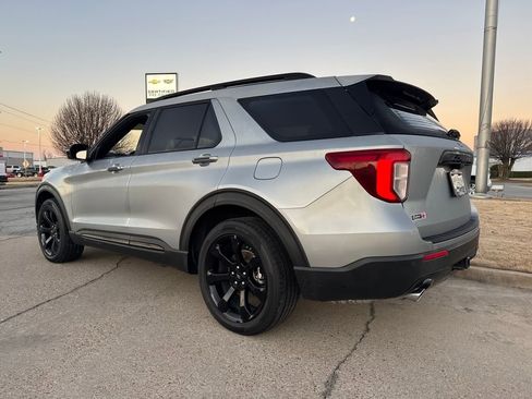 Used 2023 Ford Explorer ST-Line w/ Class IV Trailer Tow Package image 4