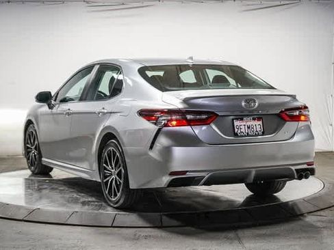 Certified 2023 Toyota Camry SE w/ Convenience Package image 3